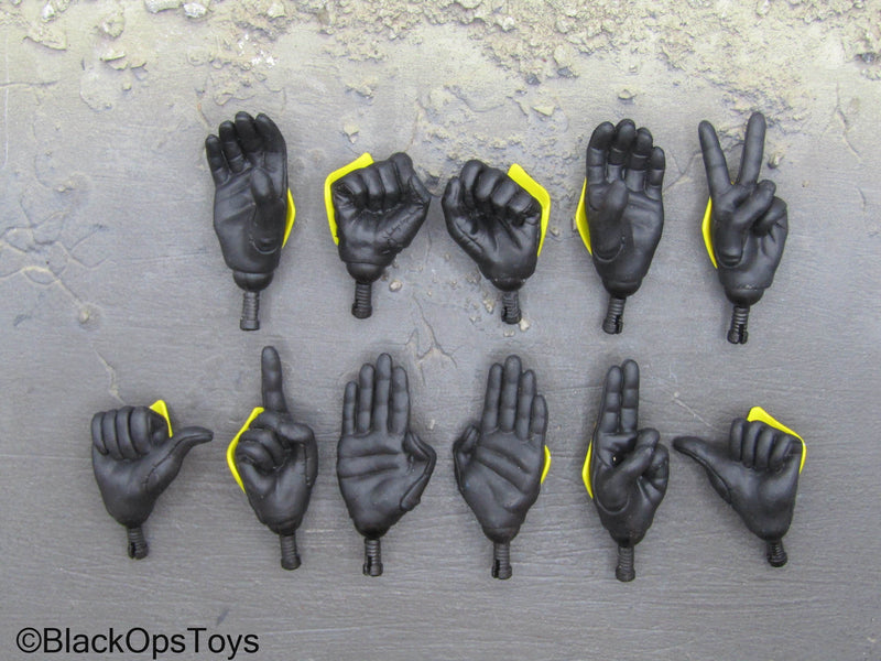 Load image into Gallery viewer, Custom - Star Wars Clone Trooper Yellow Armored Gloved Hand Set
