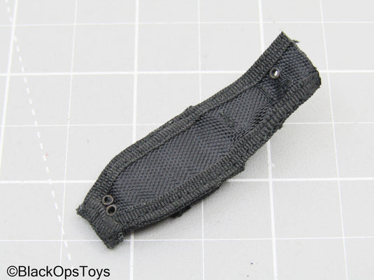 Black Knife w/Sheath & Pouch