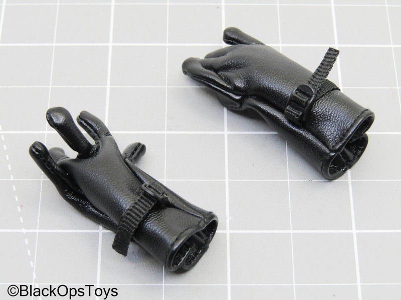Load image into Gallery viewer, Black Gloves
