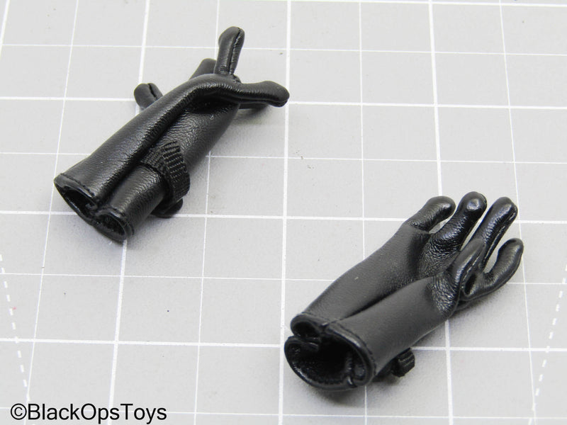 Load image into Gallery viewer, Black Gloves
