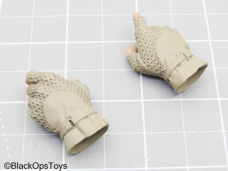 Load image into Gallery viewer, Tan Mesh Gloved Hands (DAM Toys)
