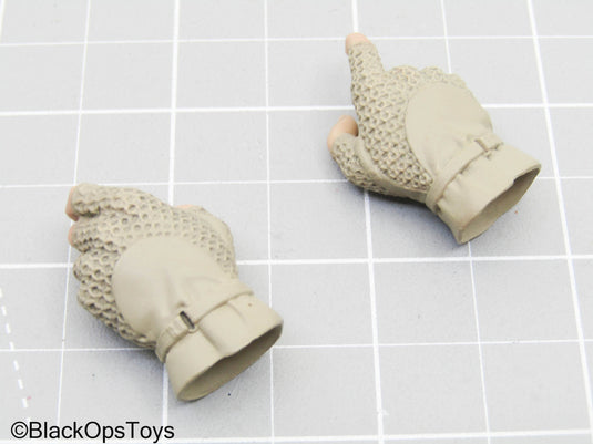 Tan Mesh Gloved Hands (DAM Toys)