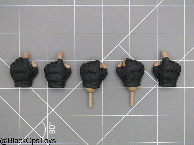 Load image into Gallery viewer, Spade 8 Archibald - Black Gloved Hand Set
