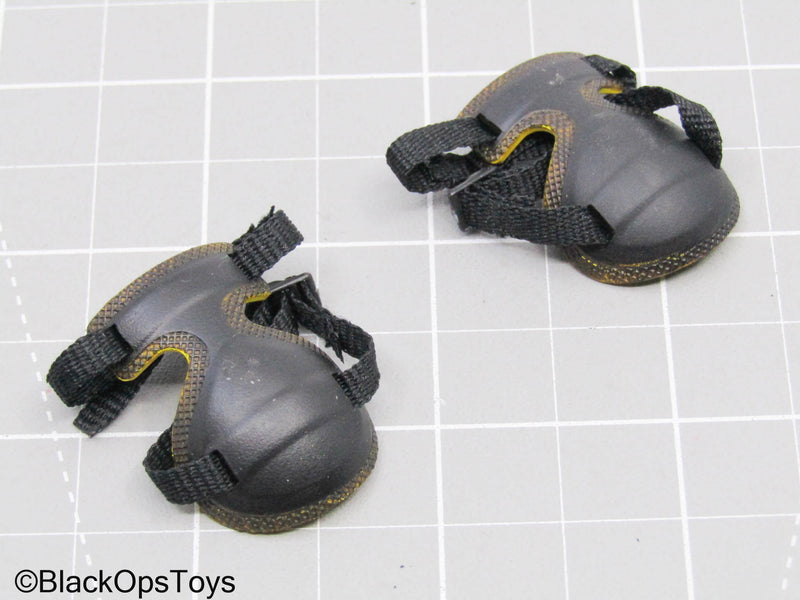 Load image into Gallery viewer, Black &amp; Yellow Knee Pads
