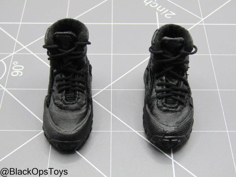 Load image into Gallery viewer, Black Combat Boots (Foot Type)
