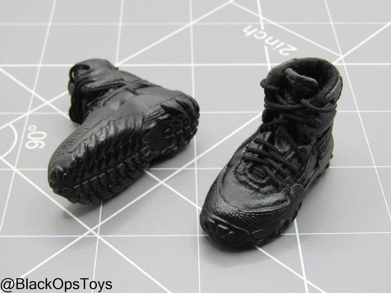 Load image into Gallery viewer, Black Combat Boots (Foot Type)
