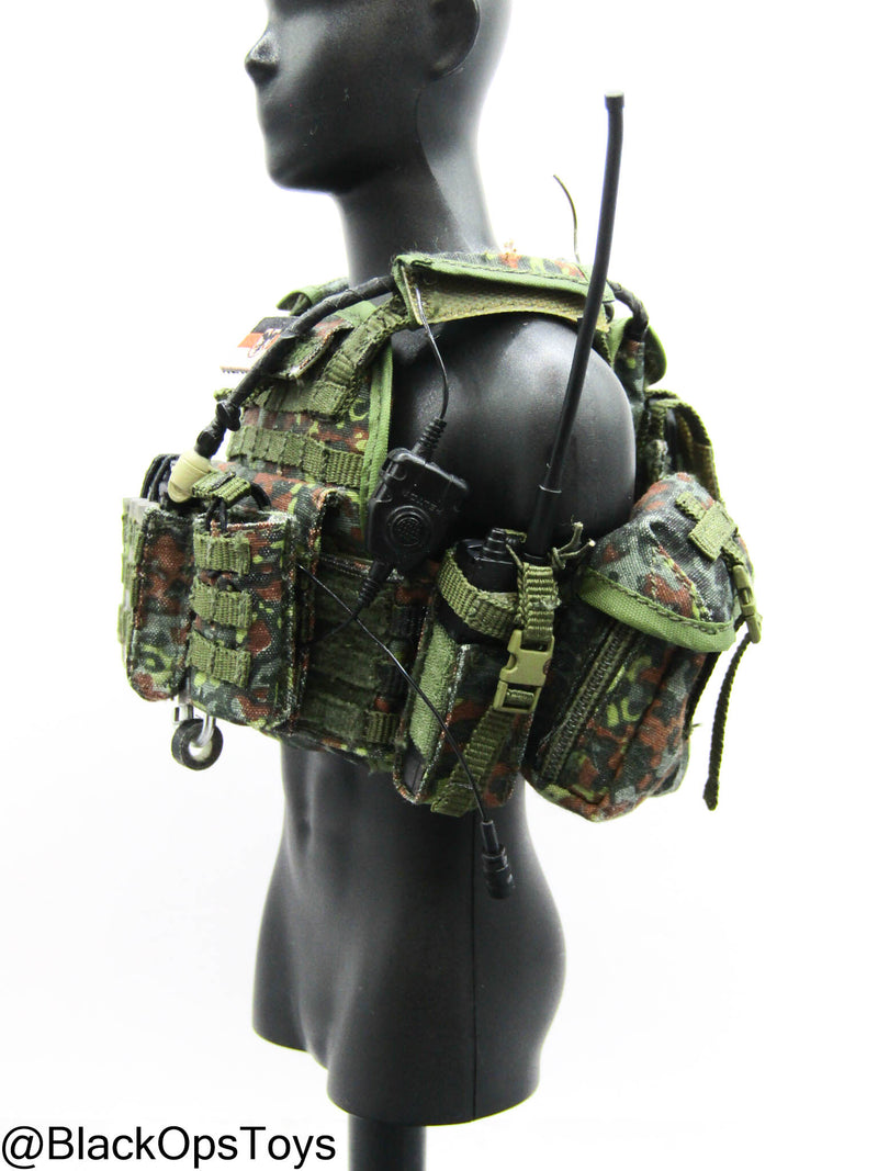 Load image into Gallery viewer, German - Flecktarn Camo Plate Carrier w/Gear Set (Soldier Story)

