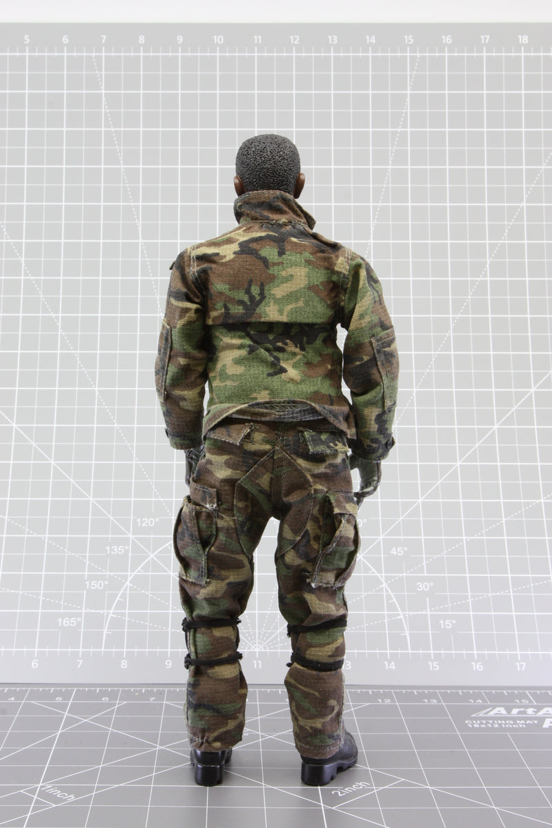 Load image into Gallery viewer, BAM Body 1/6 Used Woodland Camo Base Figure
