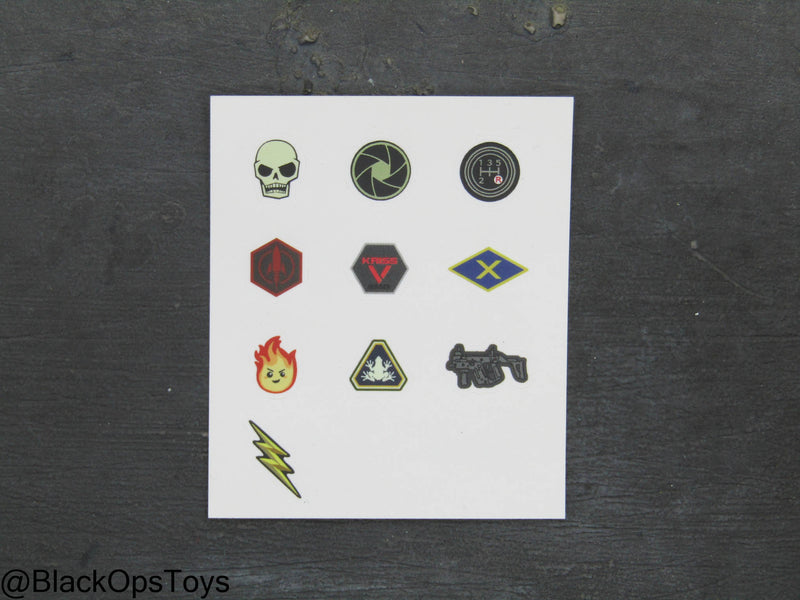 Load image into Gallery viewer, Compact Weapon Series 2 - Black Weapon Case w/Sticker Set
