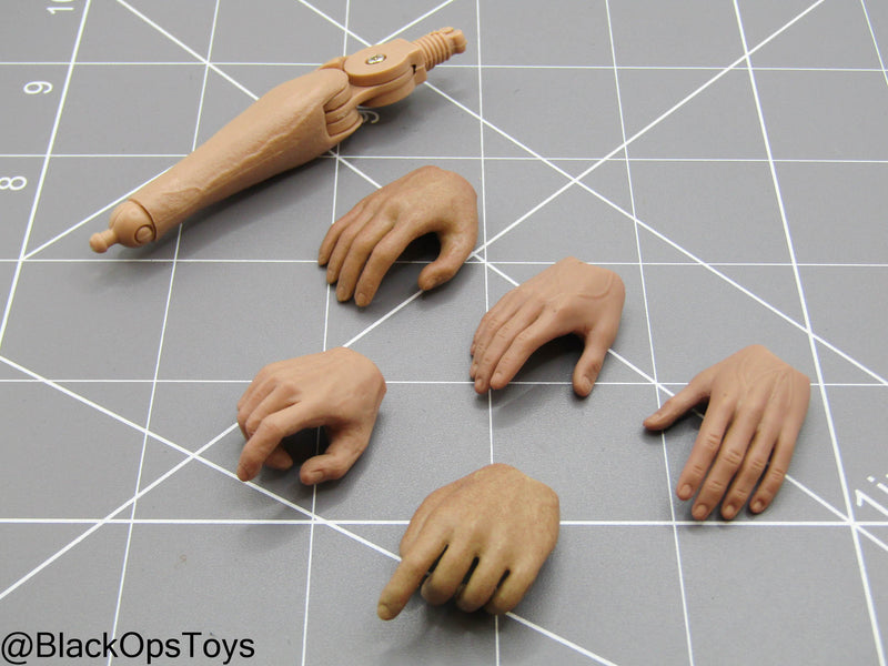 Load image into Gallery viewer, Star Wars - Luke Skywalker - Hand Set w/Arm
