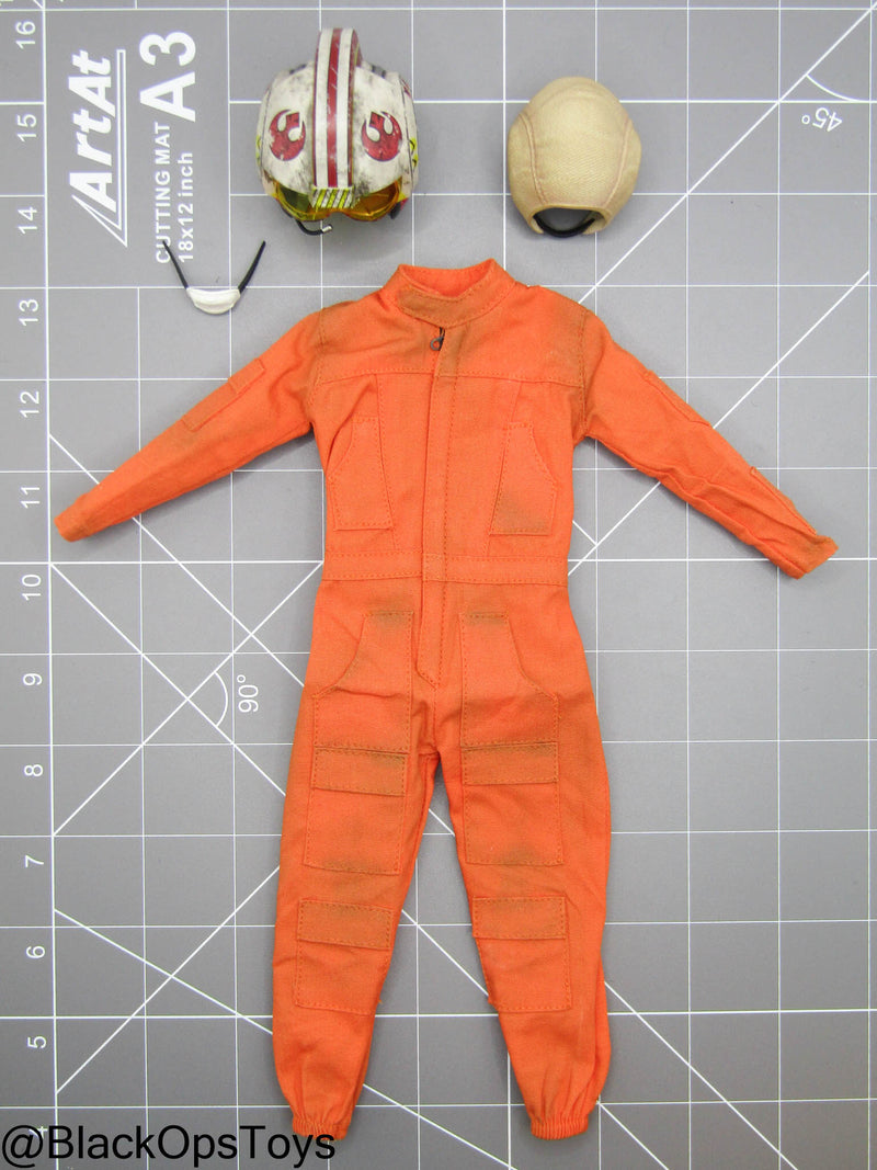 Load image into Gallery viewer, Star Wars - Luke Skywalker - Orange Jumpsuit w/Pilot Helmet
