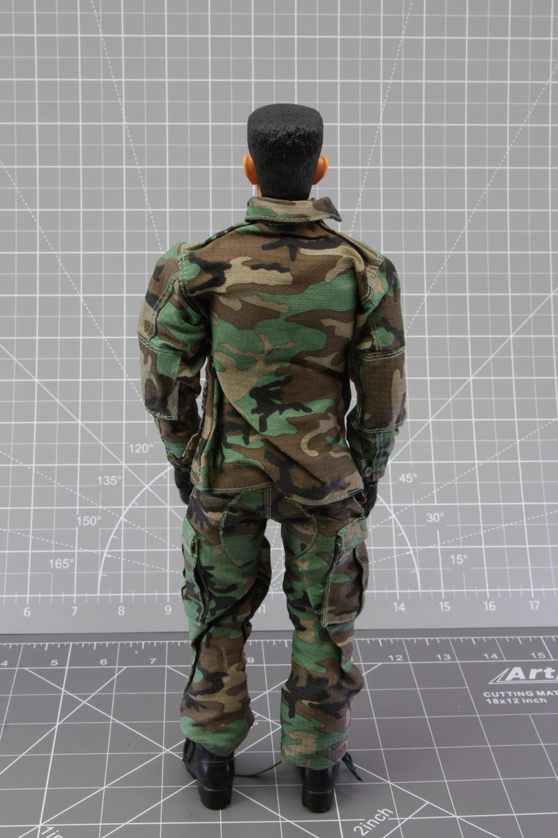 Load image into Gallery viewer, BAM Body 1/6 Used Woodland Camo Base Figure 3
