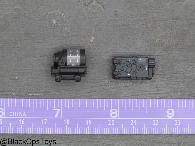 Load image into Gallery viewer, Compact Weapon Series 2 - Black Trijicon SRS Sight w/PEQ
