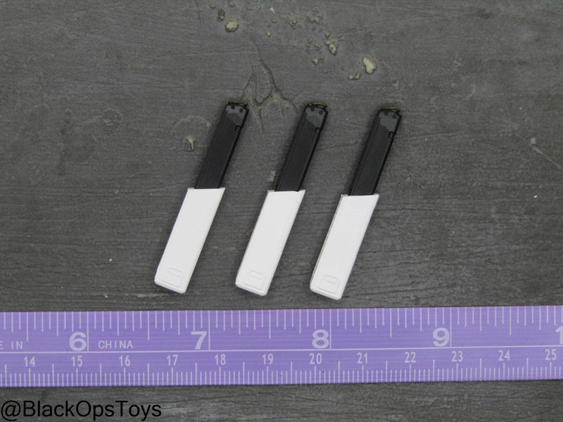 Load image into Gallery viewer, Compact Weapon Series 2 - White Extended SMG Magazines (x3)
