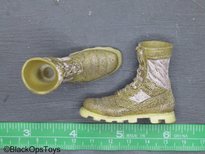 Load image into Gallery viewer, Tan Combat Boots (Peg Type)
