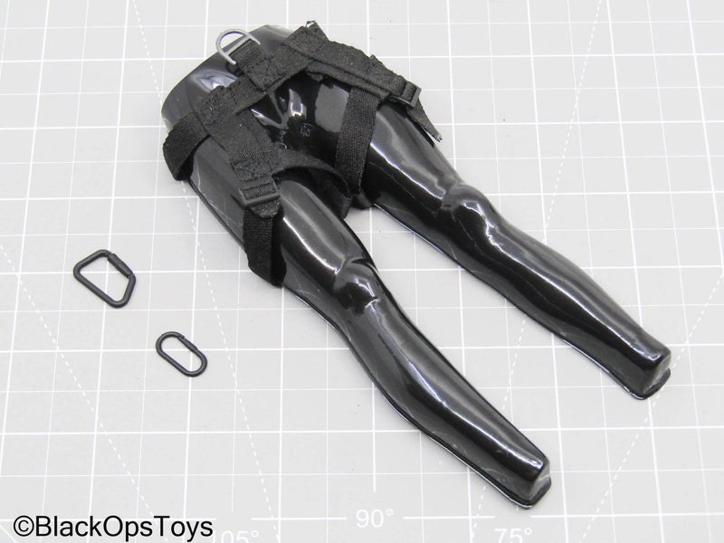 Load image into Gallery viewer, Black Climbing Harness w/Carabiner (Hot Toys)

