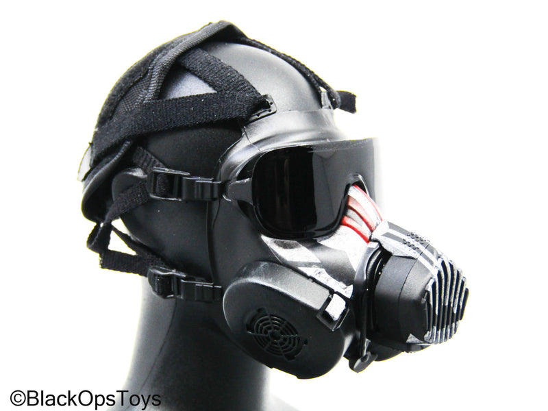 Load image into Gallery viewer, Agent Hugh Laphroaig Gas Mask (DAM Toys)
