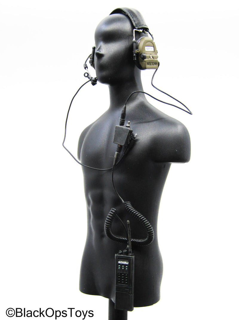 Load image into Gallery viewer, Black Radio w/Olive Green Headset (Hot Toys)
