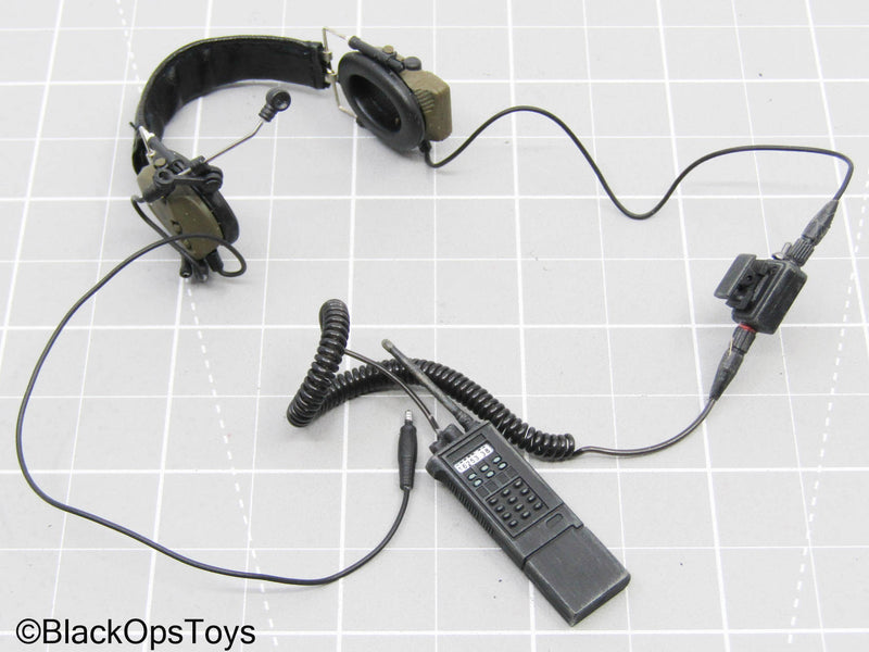 Load image into Gallery viewer, Black Radio w/Olive Green Headset (Hot Toys)
