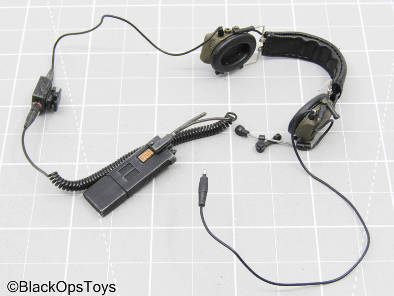 Load image into Gallery viewer, Black Radio w/Olive Green Headset (Hot Toys)

