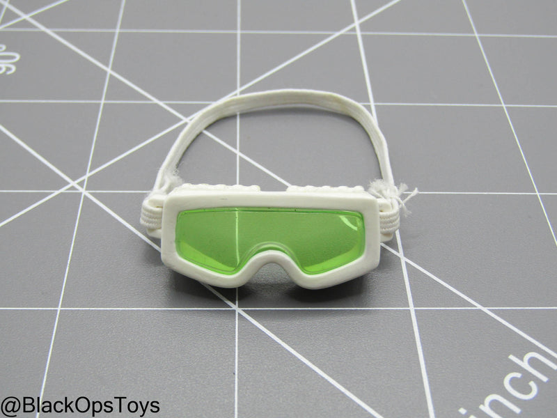 Load image into Gallery viewer, Star Wars - White Goggles w/Green Lenses
