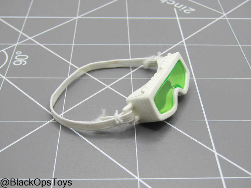 Load image into Gallery viewer, Star Wars - White Goggles w/Green Lenses
