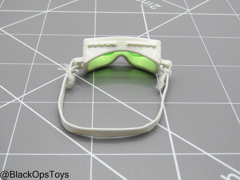 Load image into Gallery viewer, Star Wars - White Goggles w/Green Lenses
