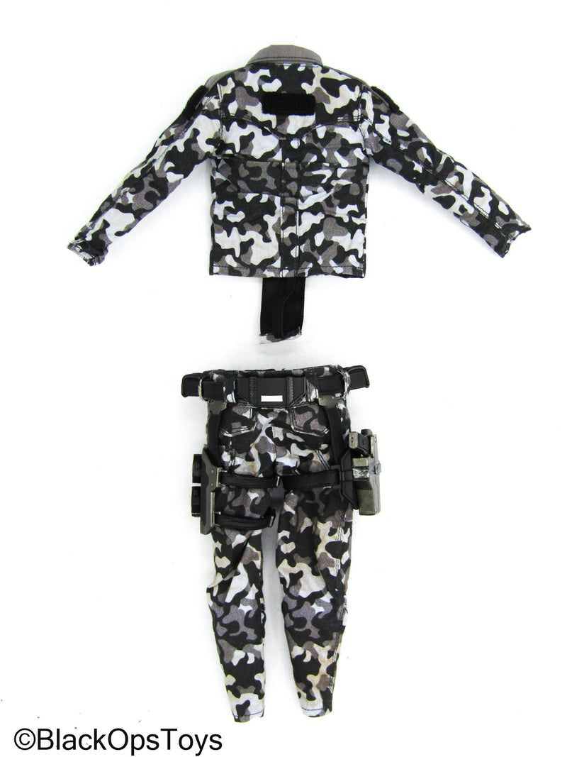 Load image into Gallery viewer, GI Joe - Firefly - Urban Camo Combat Uniform Set w/Belt &amp; Magnetic Detonators
