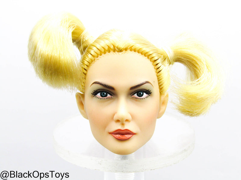 Load image into Gallery viewer, Female Headsculpt w/Blonde Hair
