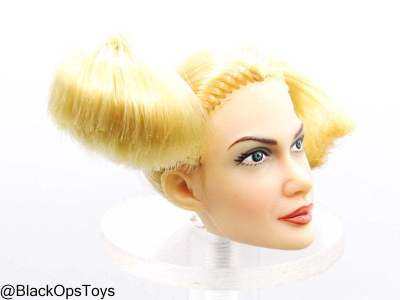 Load image into Gallery viewer, Female Headsculpt w/Blonde Hair
