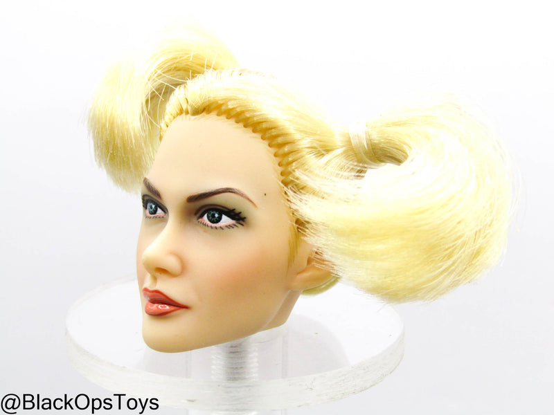 Load image into Gallery viewer, Female Headsculpt w/Blonde Hair
