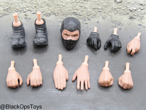 GI JOE - Cobra Ninja - Masked Headsculpt, Hand Set (x9), & Tabi Shoes (Peg Type)