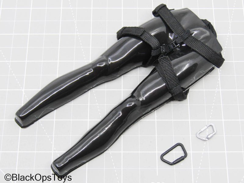 Load image into Gallery viewer, Black Harness w/Carabiner Set (Hot Toys)
