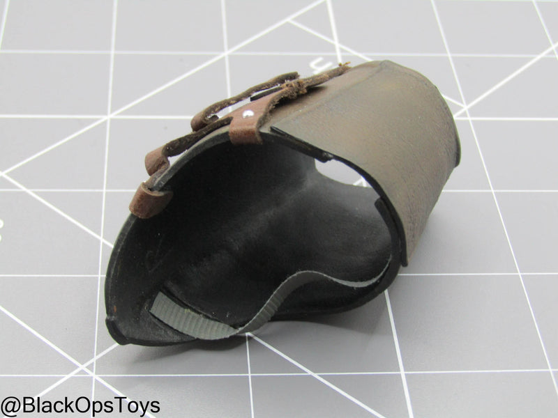 Load image into Gallery viewer, Star Wars - Leg Armor w/Holster
