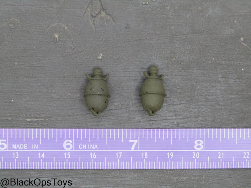 Load image into Gallery viewer, WWII - German M39 Egg Hand Grenade Set (x2)

