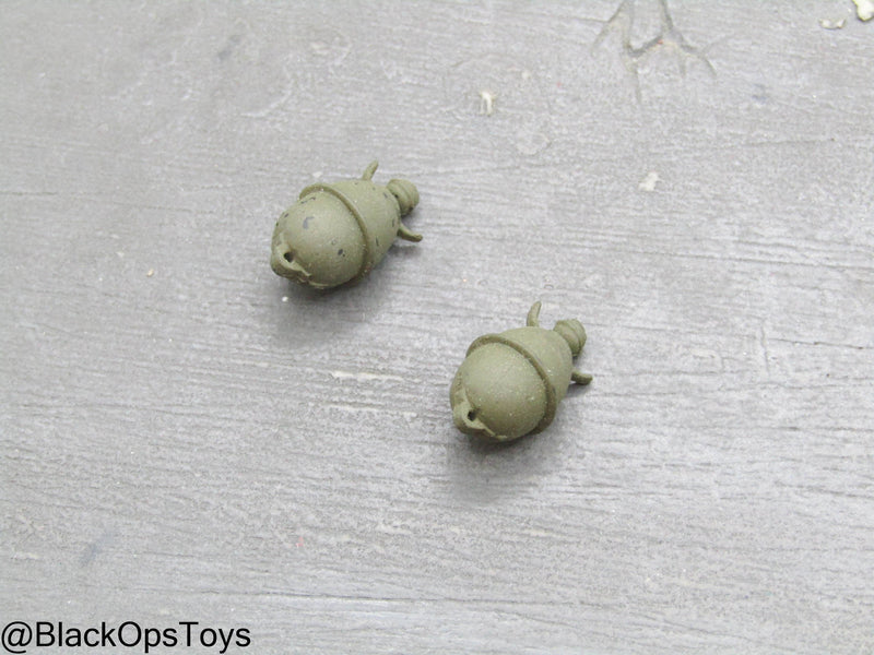 Load image into Gallery viewer, WWII - German M39 Egg Hand Grenade Set (x2)
