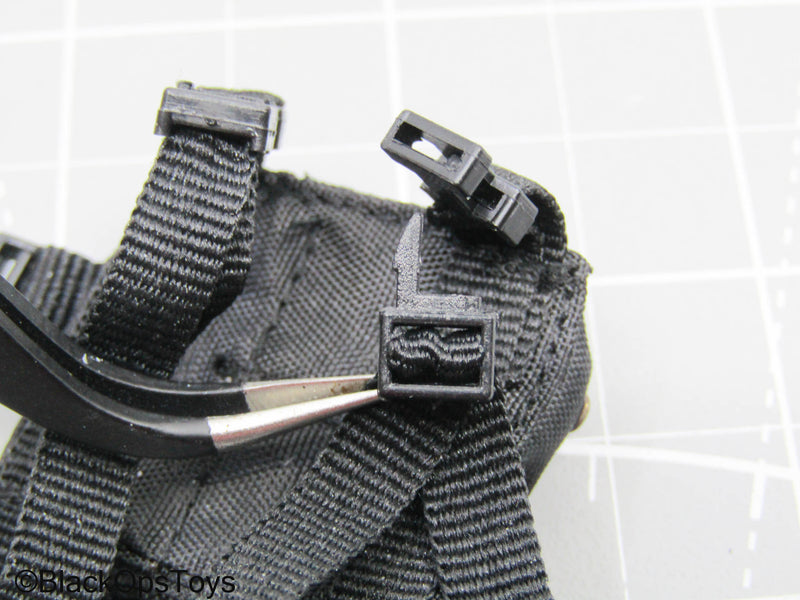 Load image into Gallery viewer, Black Belt w/Drop Leg Mag Pouch (READ DESC)
