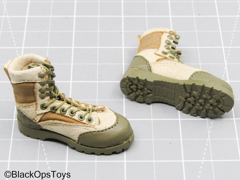 Load image into Gallery viewer, Tan Combat Boots (Foot Type) (Soldier Story)
