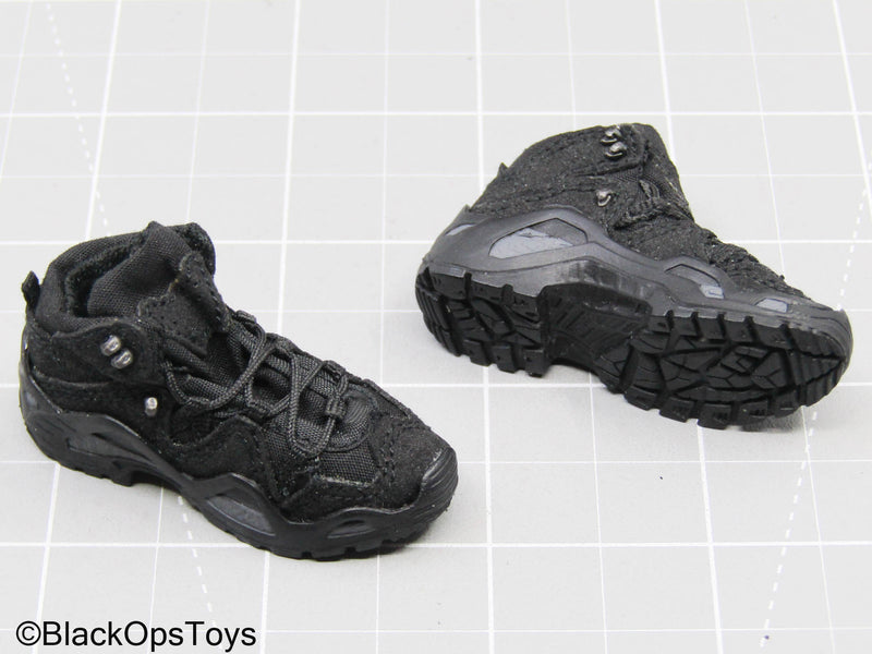 Load image into Gallery viewer, Black Tactical Shoe (Foot Type) (Soldier Story)

