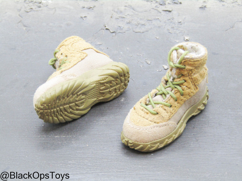 Load image into Gallery viewer, FDE Tan Combat Boots (Foot Type) w/Feet
