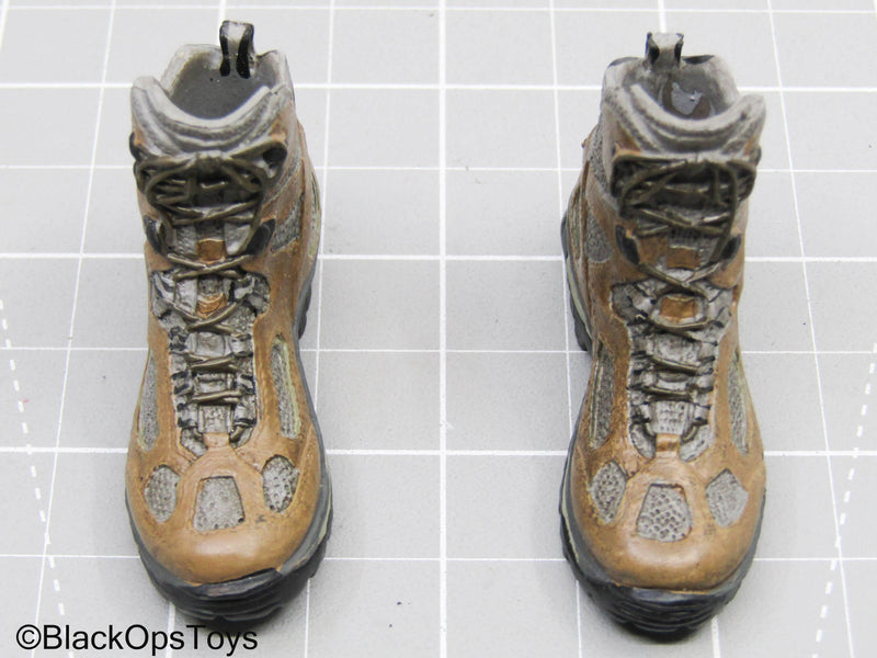 Load image into Gallery viewer, Brown Hiking Boot (Peg Type)
