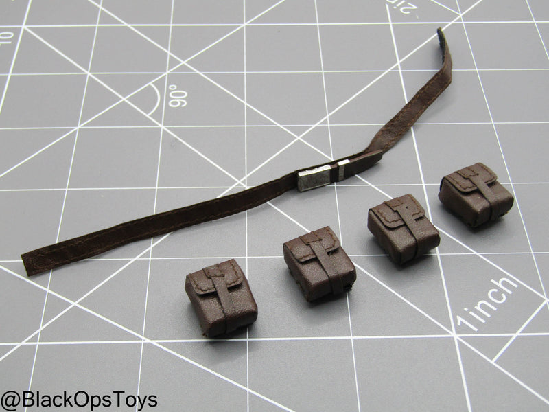 Load image into Gallery viewer, Star Wars - Leather Like Belt w/Pouches

