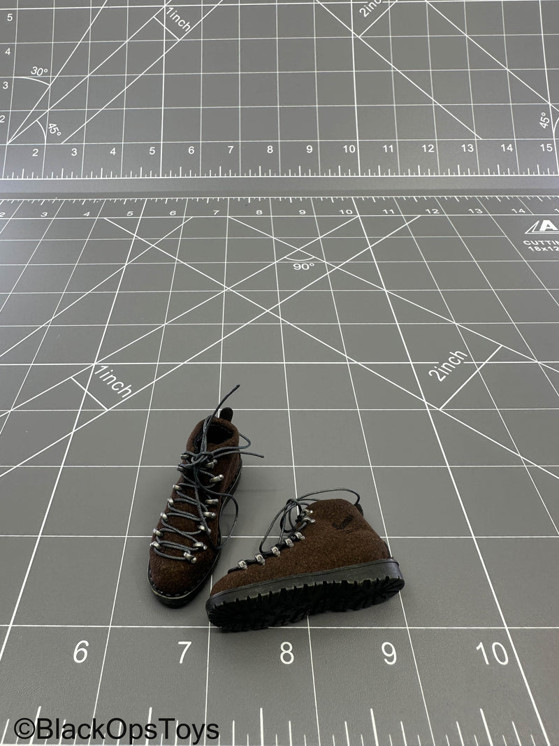 Load image into Gallery viewer, SMU - Coalition Forces - Brown Hiking Boots (Peg Type)
