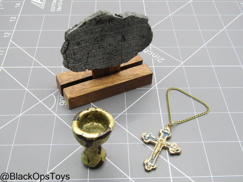 Load image into Gallery viewer, Indiana Jones - Tablet w/Chalice &amp; Cross
