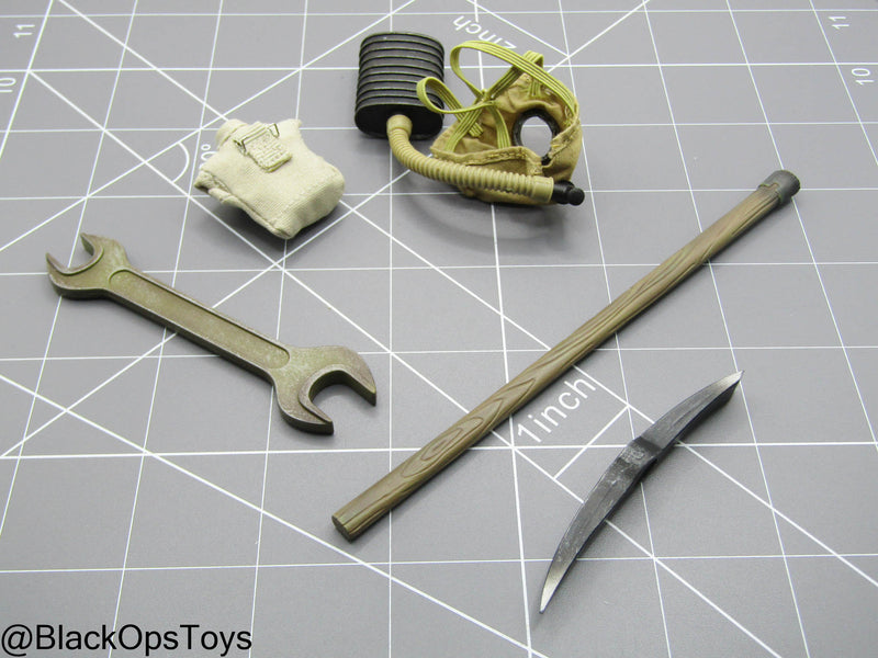 Load image into Gallery viewer, Indiana Jones - Gas Mask w/Wrench &amp; Pickaxe
