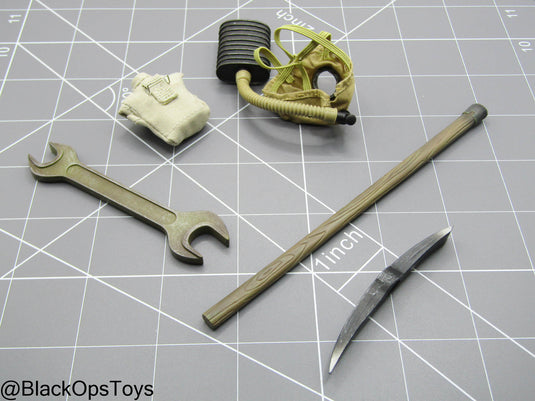 Indiana Jones - Gas Mask w/Wrench & Pickaxe