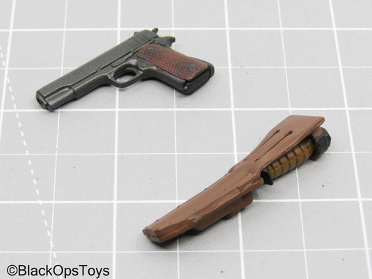 Grey Pistol w/Knife & Brown Holster (DAM Toys)