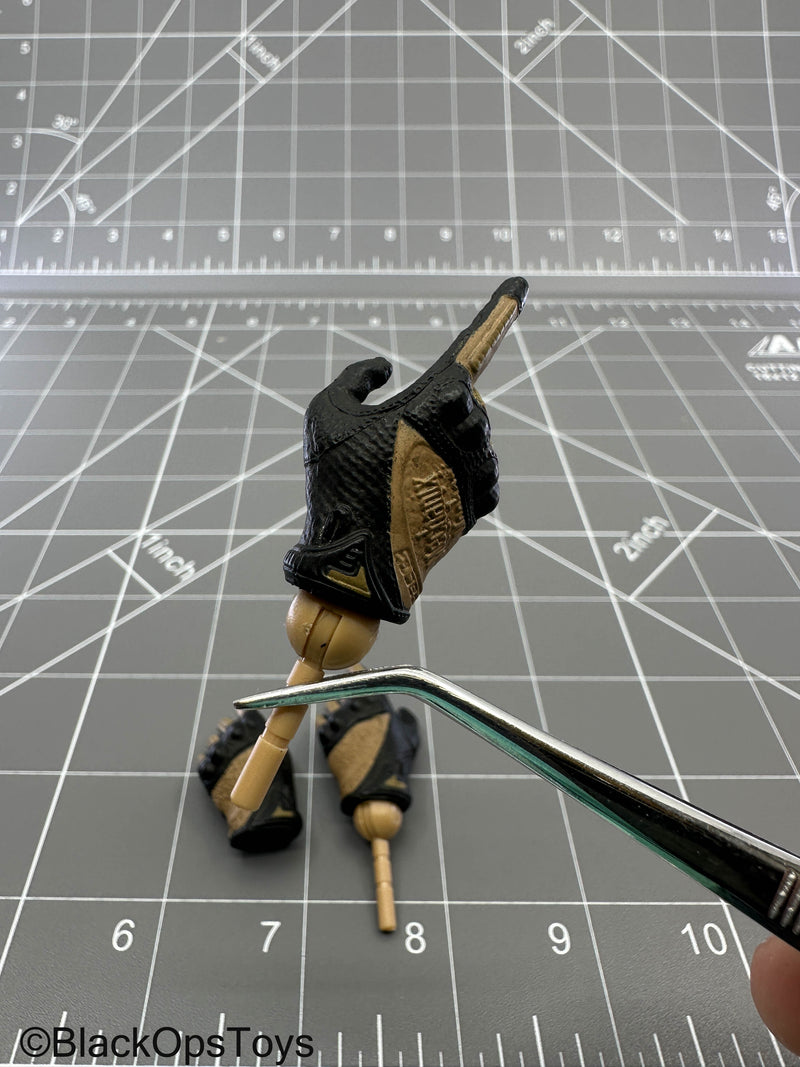 Load image into Gallery viewer, SMU - Coalition Forces - Black &amp; Tan Gloved Hand Set (x3)
