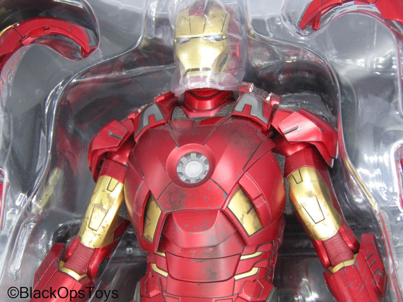 Load image into Gallery viewer, Iron Man 3 - Pepper Pots &amp; Mark IX Suit - MIOB (READ DESC)
