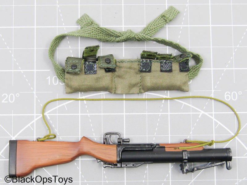 Load image into Gallery viewer, Vietnam Grenade Launcher w/Bandolier &amp; 40mm Rounds (ACE)
